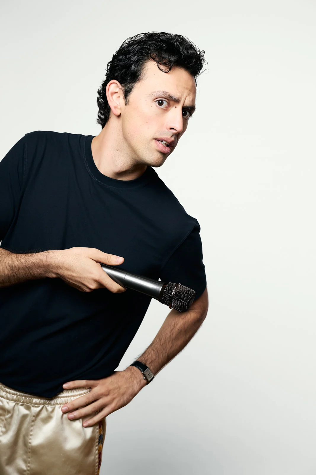 José Ramones interpretando una situación cómica con expresión corporal