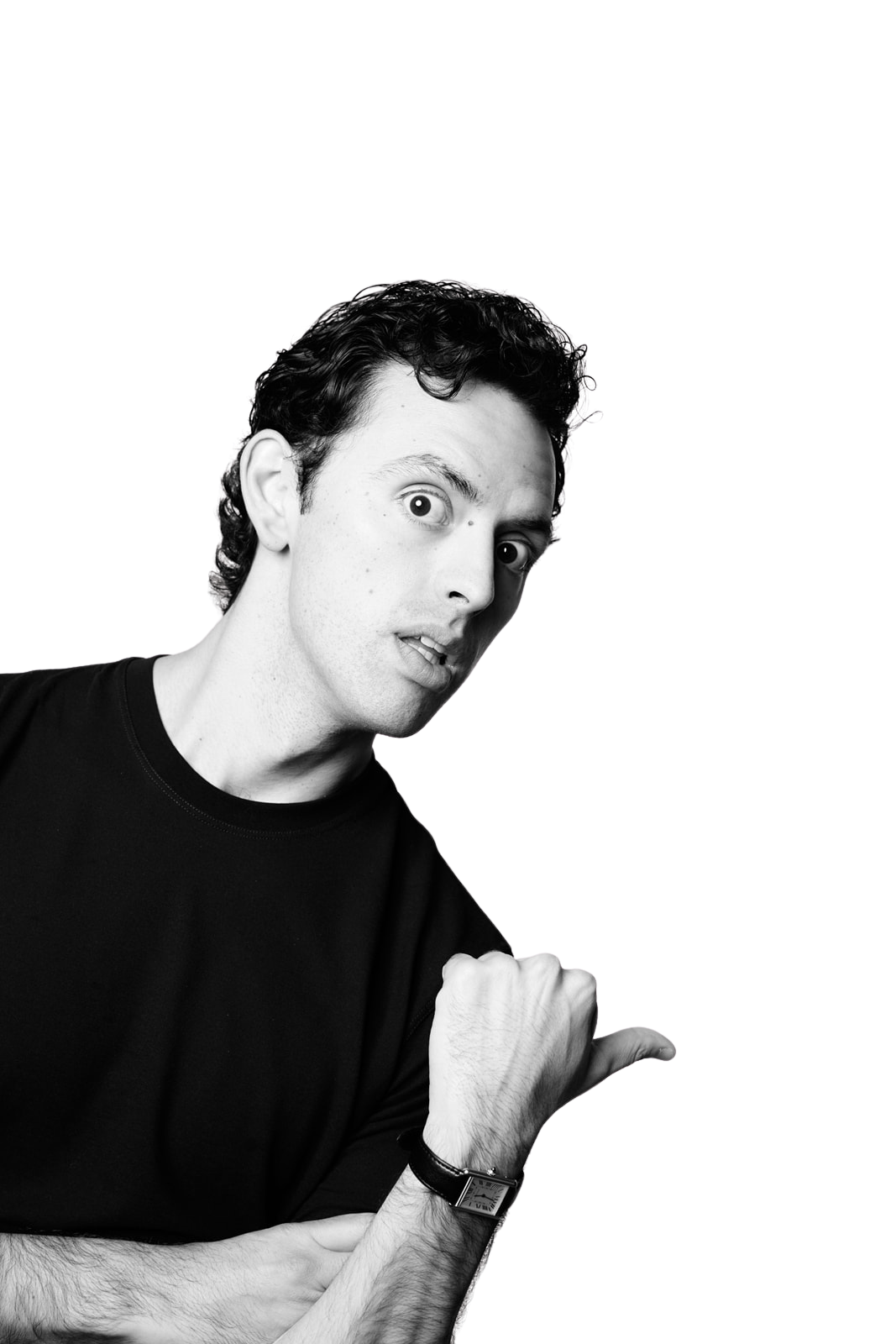 José Ramones multifacético, comediante de stand up en México, señalando las próximas fechas del tour